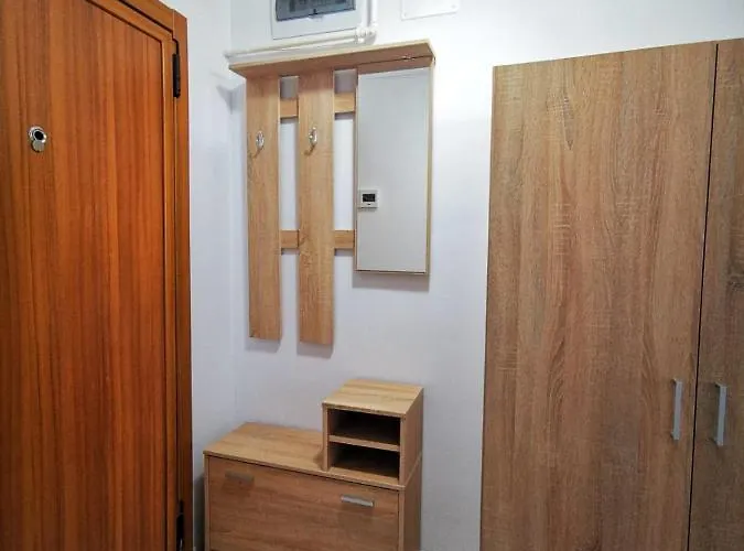 Paradis - By The Mamaia