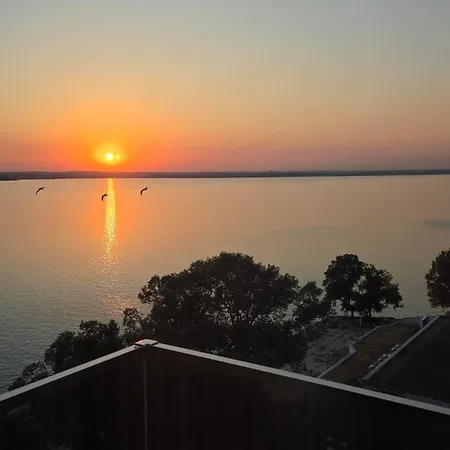Διαμέρισμα Nouvelle - By The Mamaia