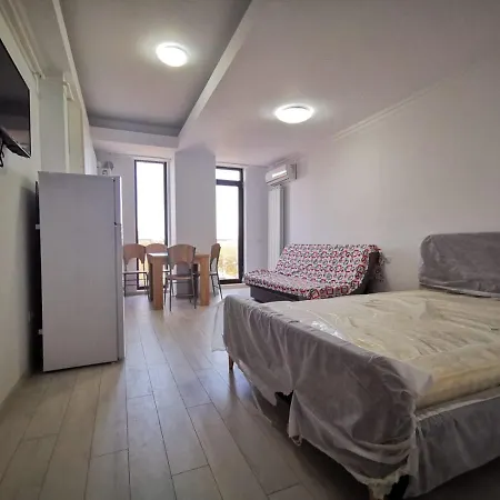 Paradis - By The Apartment Mamaia